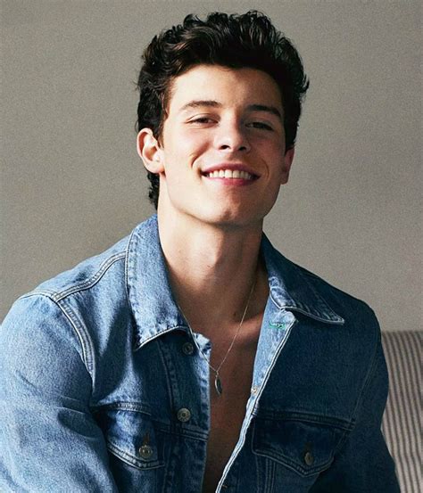 Shawn Mendes (@ShawnMendes) .